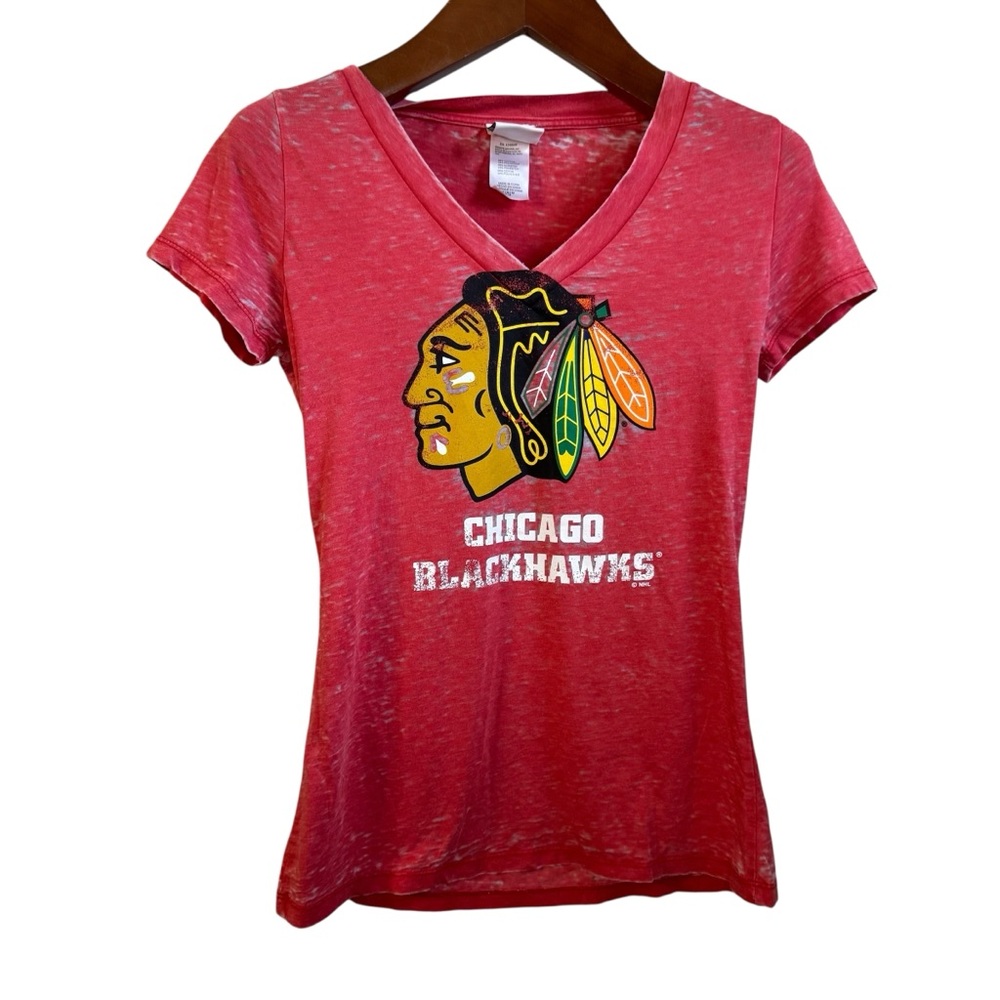 NHL Chicago Blackhawks Women's Red V-Neck Tee size Medium